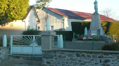 Commémoration au monument aux morts