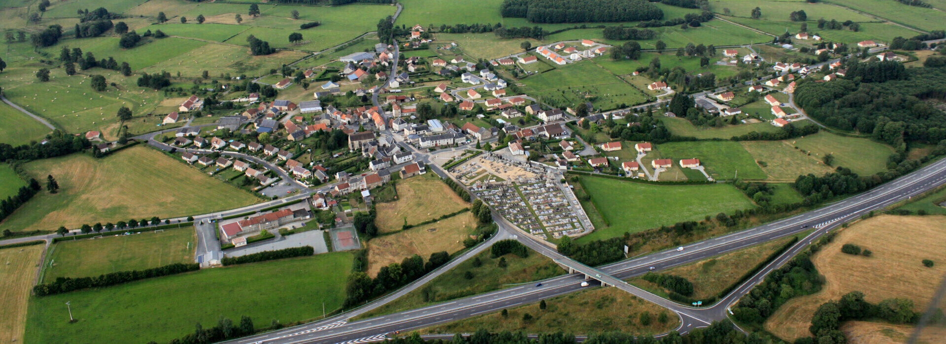 à la porte d’entrée ouest du département de la Creuse, dans le Limousin