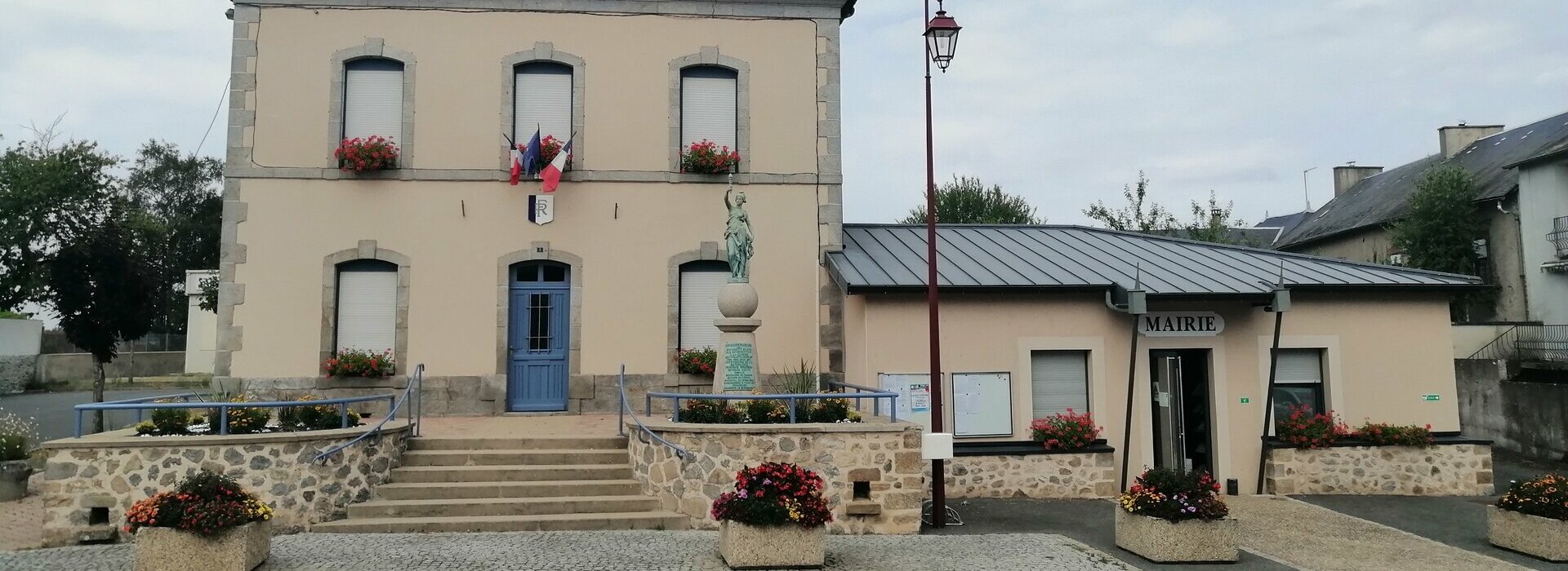 Mairie de Saint Maurice La Souterraine dans le 23 Creuse
